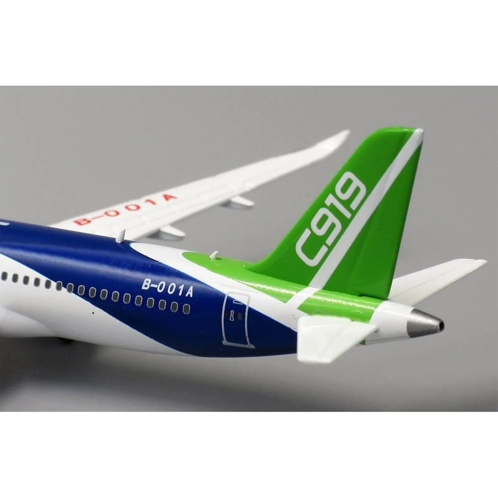 1/400 Comac C919 B001A House Livery