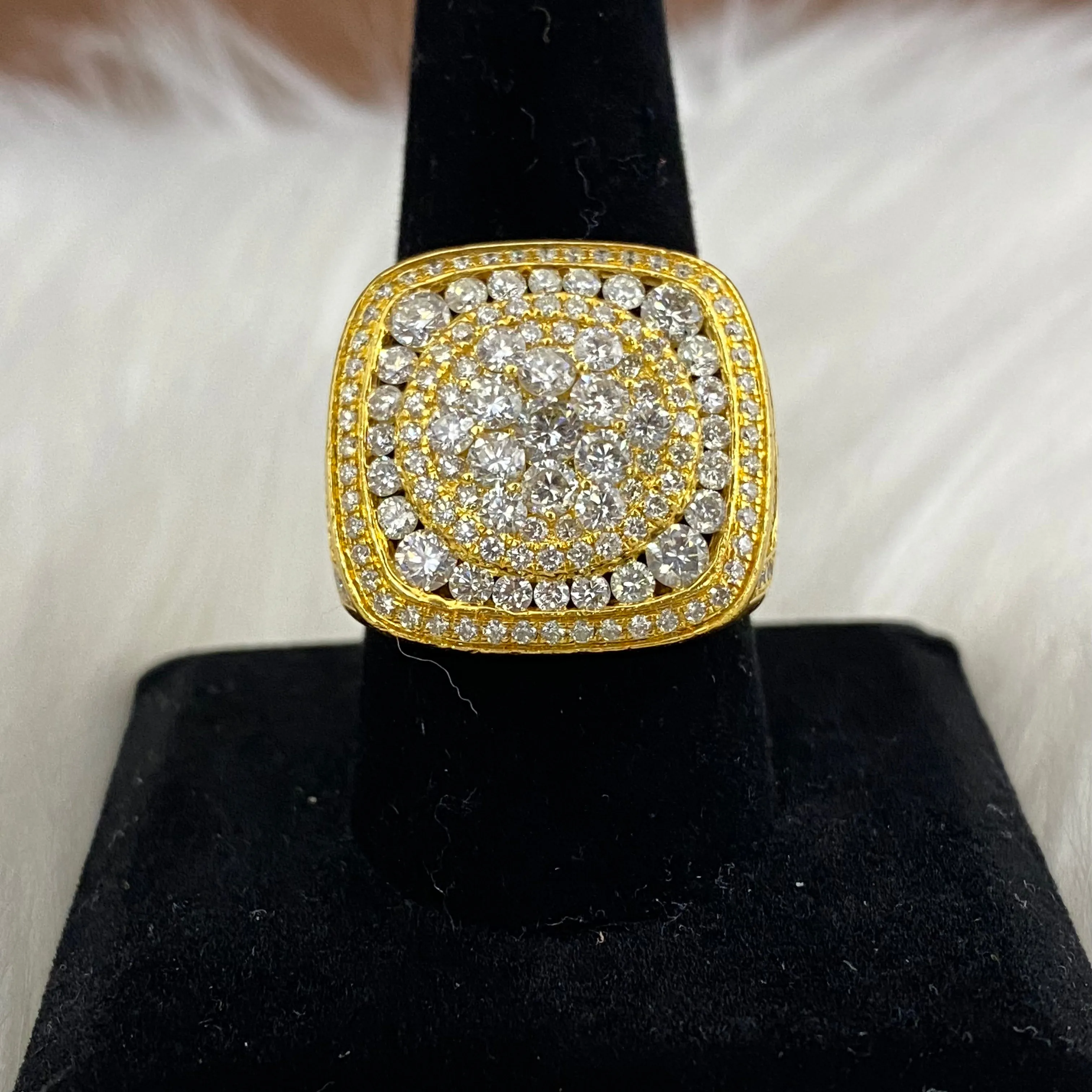 14K Yellow Gold Diamond Square Ring Ct Dia  / 10.7gr / Size 10
