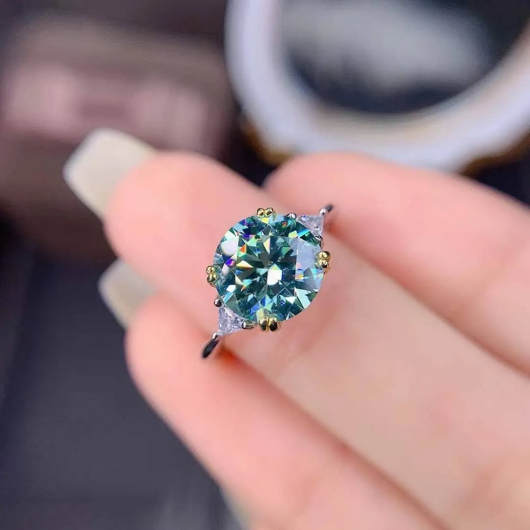 2 Carat Round Green Diamond Engagement Ring