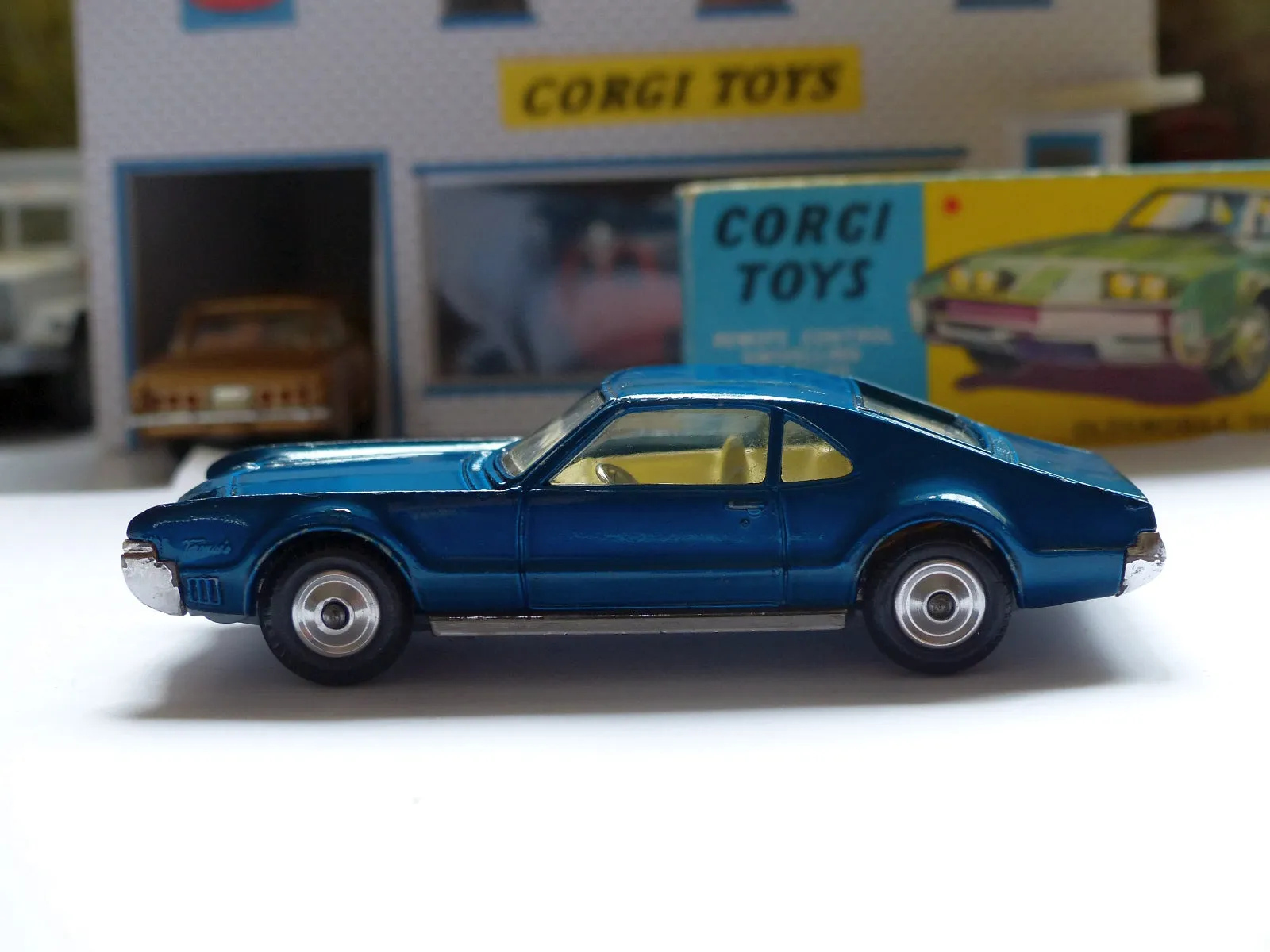 264 Oldsmobile Toronado with shaped wheels and original box