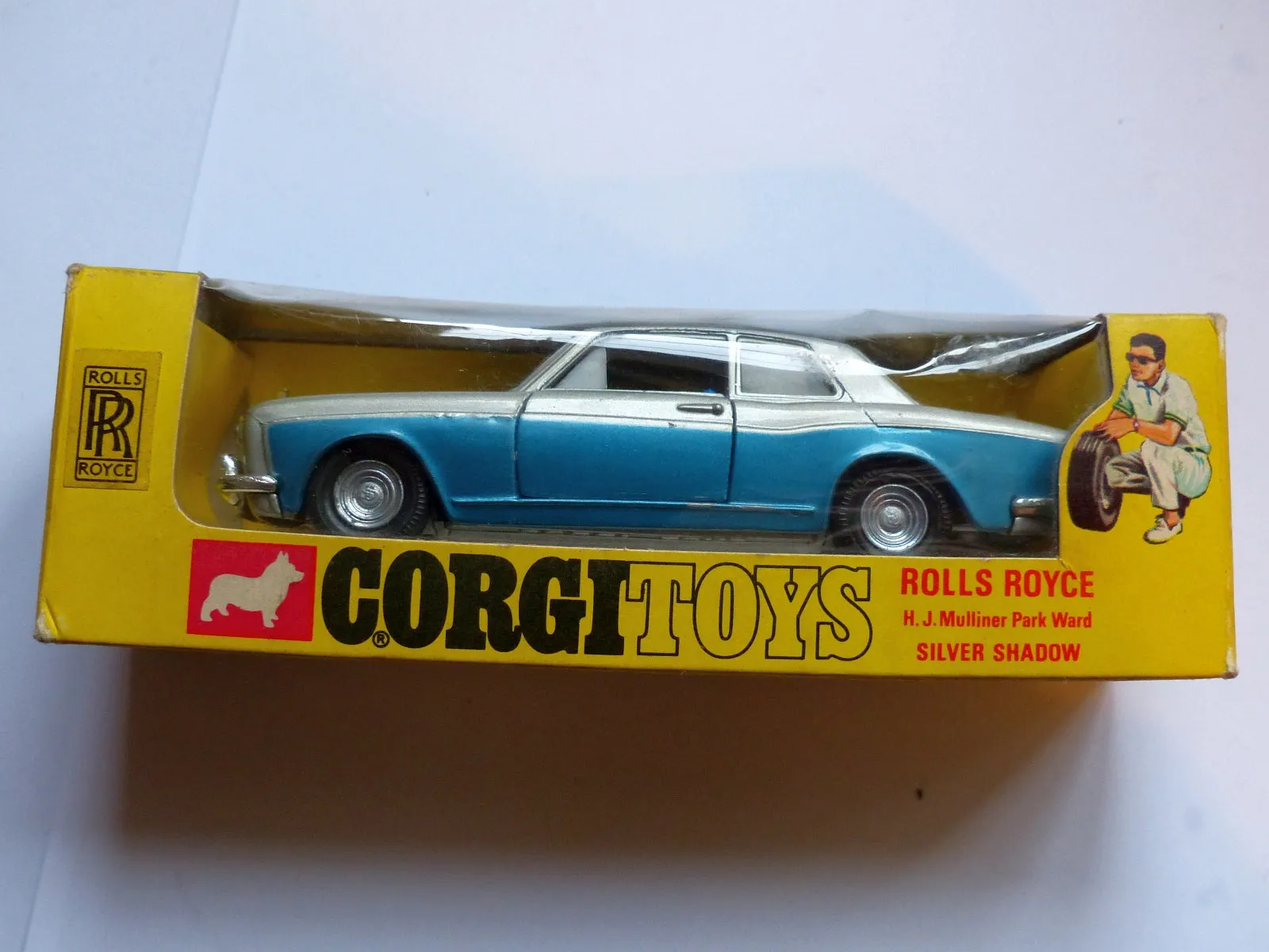 273 Rolls Royce Silver Shadow with original box *silver / blue metallic* (2)