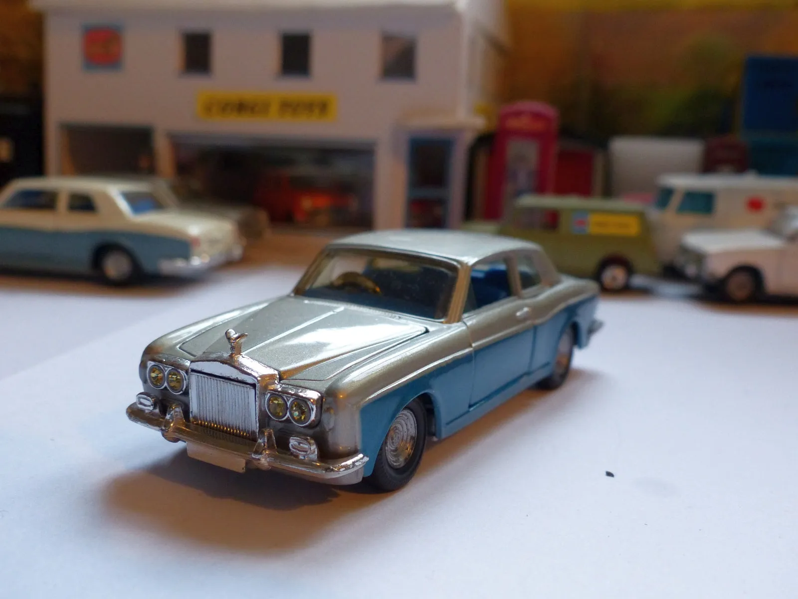 273 Rolls Royce Silver Shadow with original box *silver / blue metallic* (2)