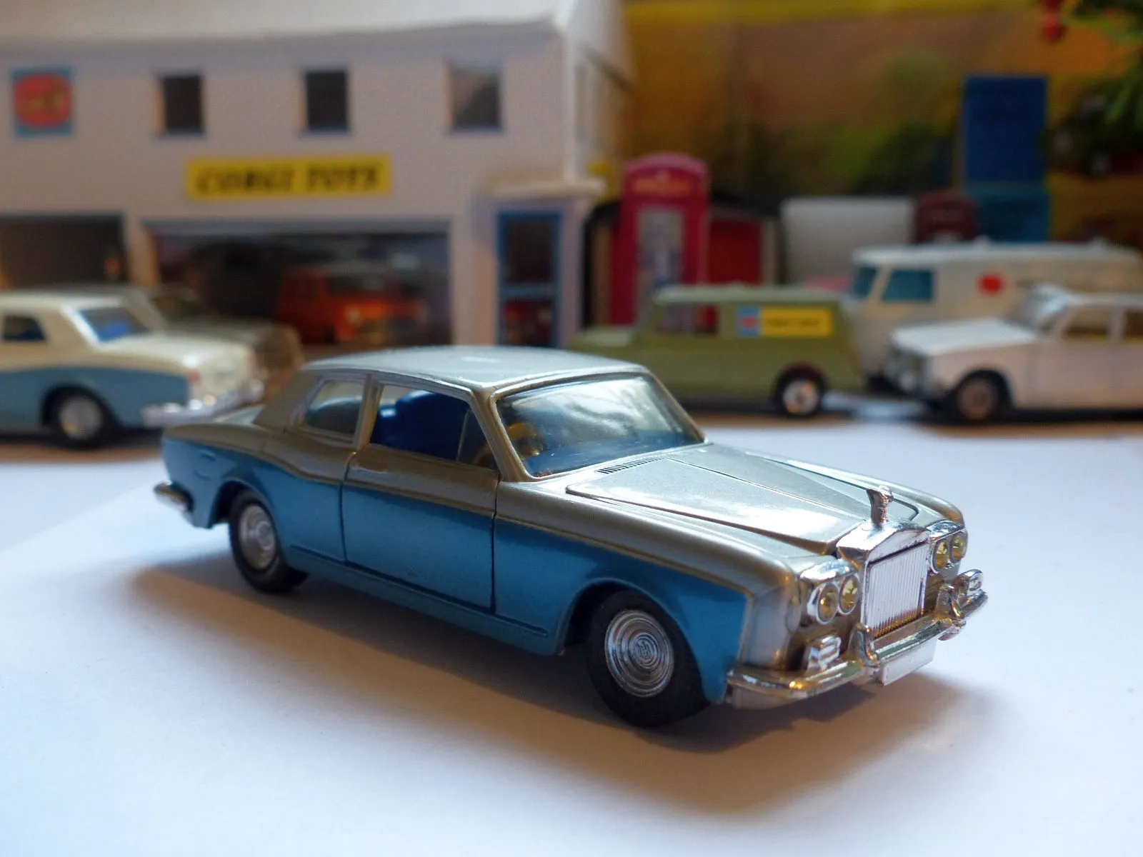 273 Rolls Royce Silver Shadow with original box *silver / blue metallic* (2)
