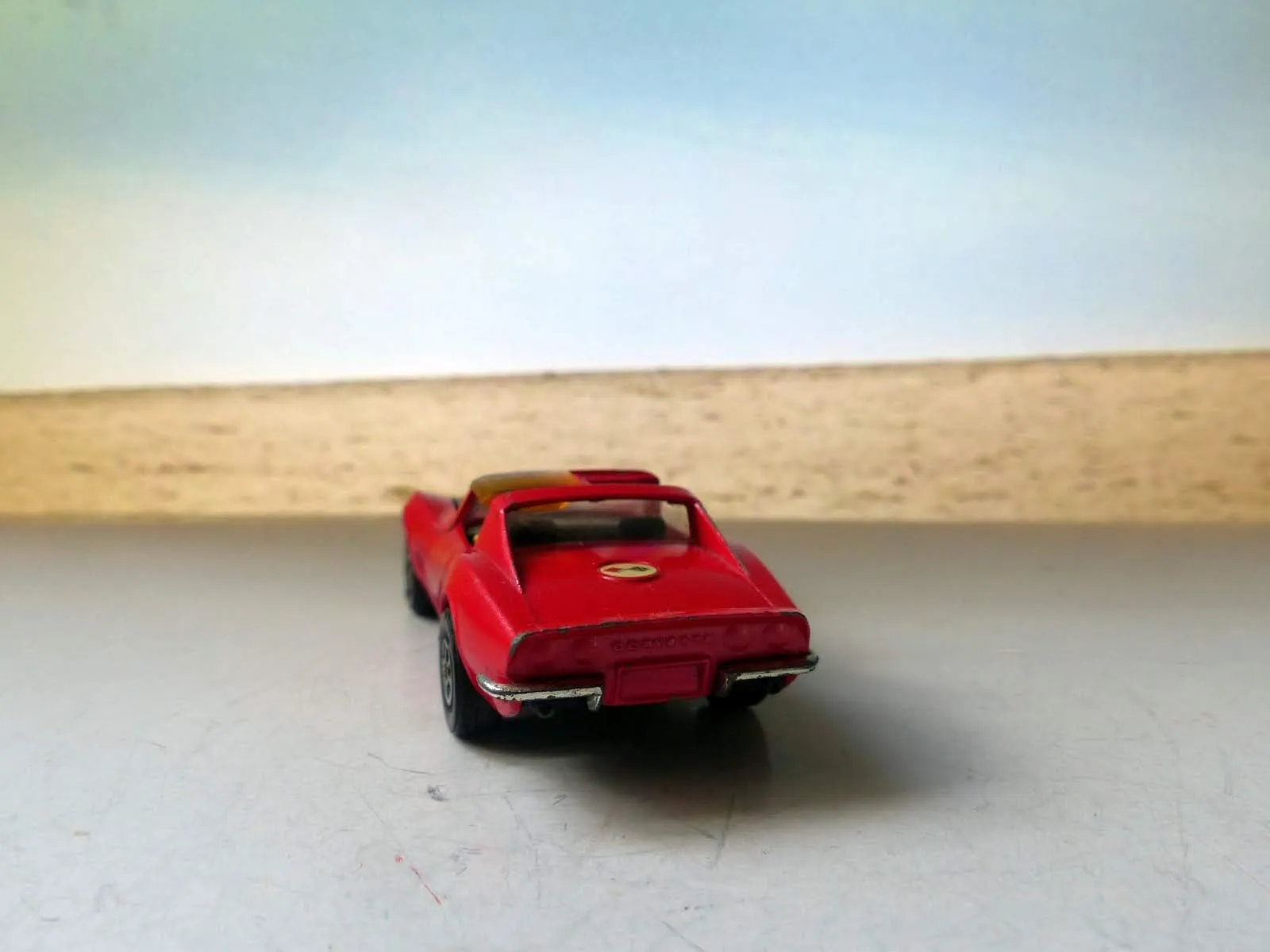 387 Chevrolet Corvette Stingray in pink (plain covers)