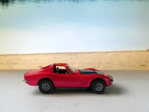 387 Chevrolet Corvette Stingray in pink (plain covers)
