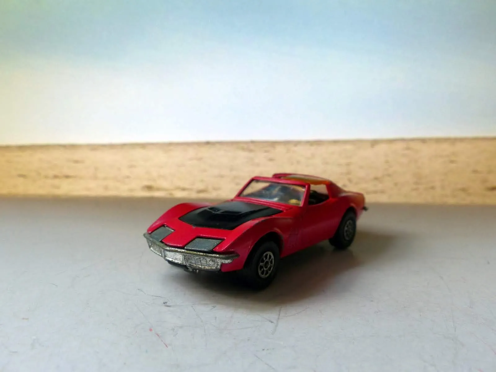 387 Chevrolet Corvette Stingray in pink (plain covers)