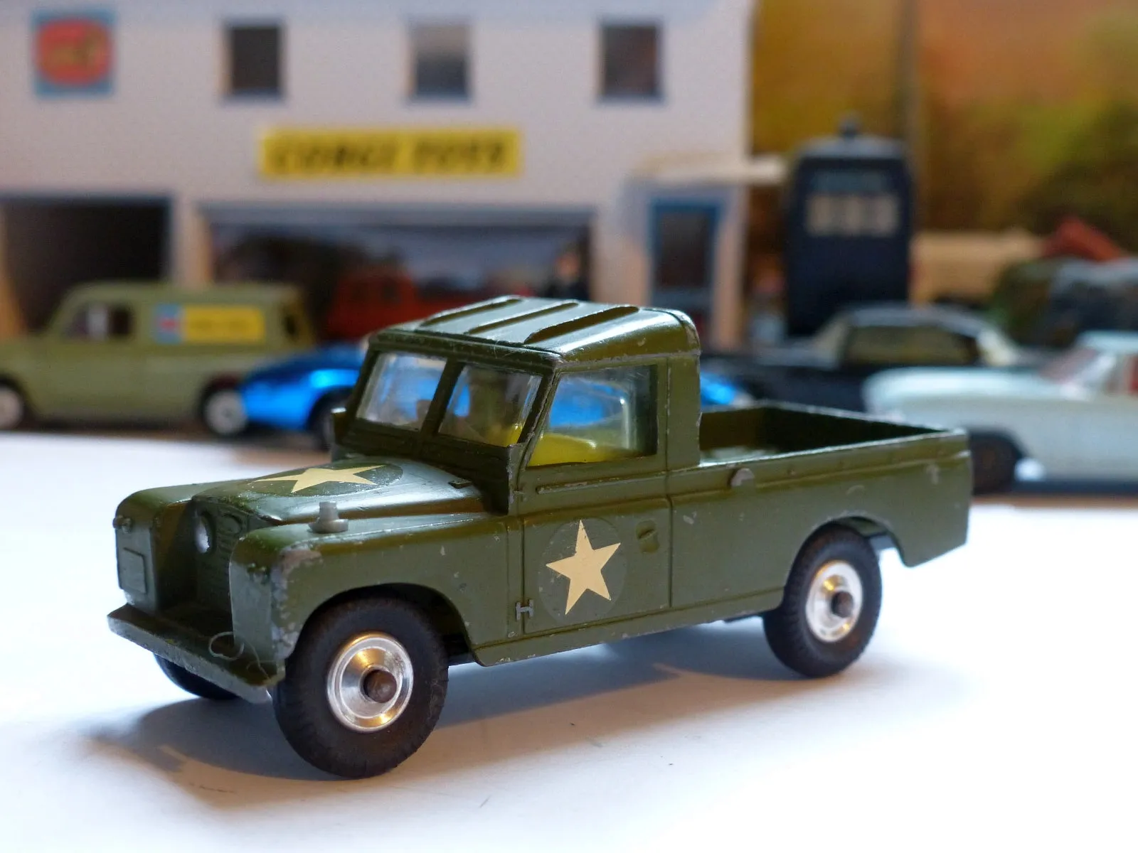 500 US Army Land Rover