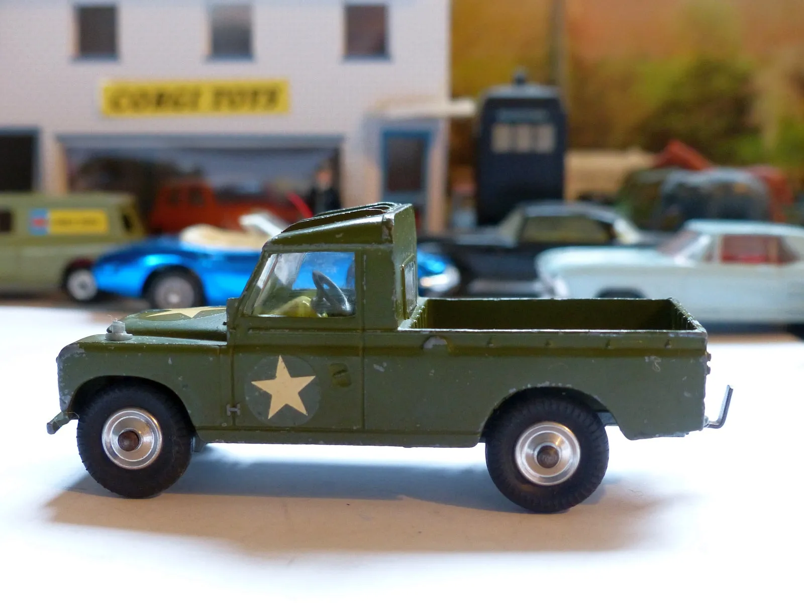 500 US Army Land Rover