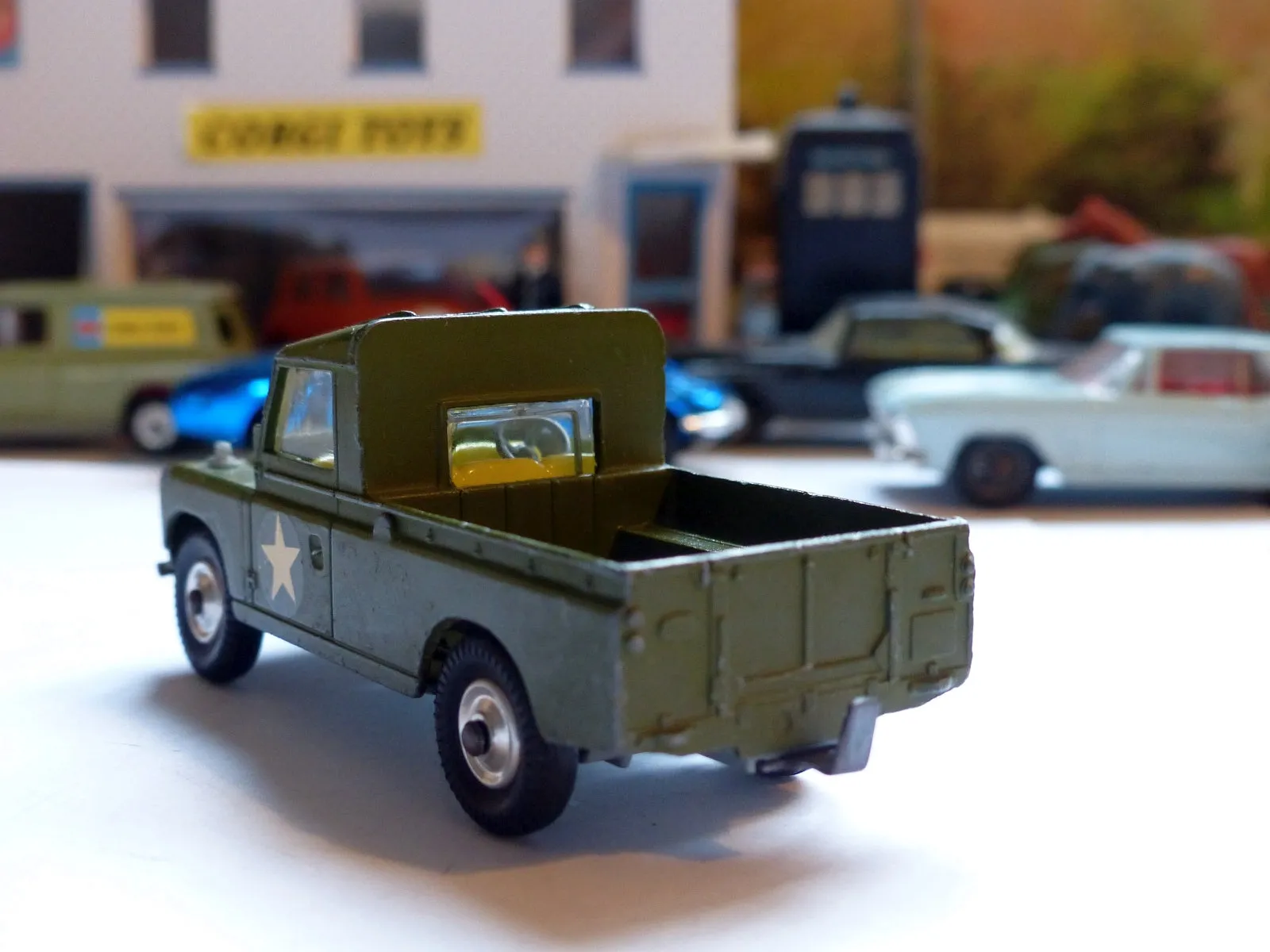 500 US Army Land Rover
