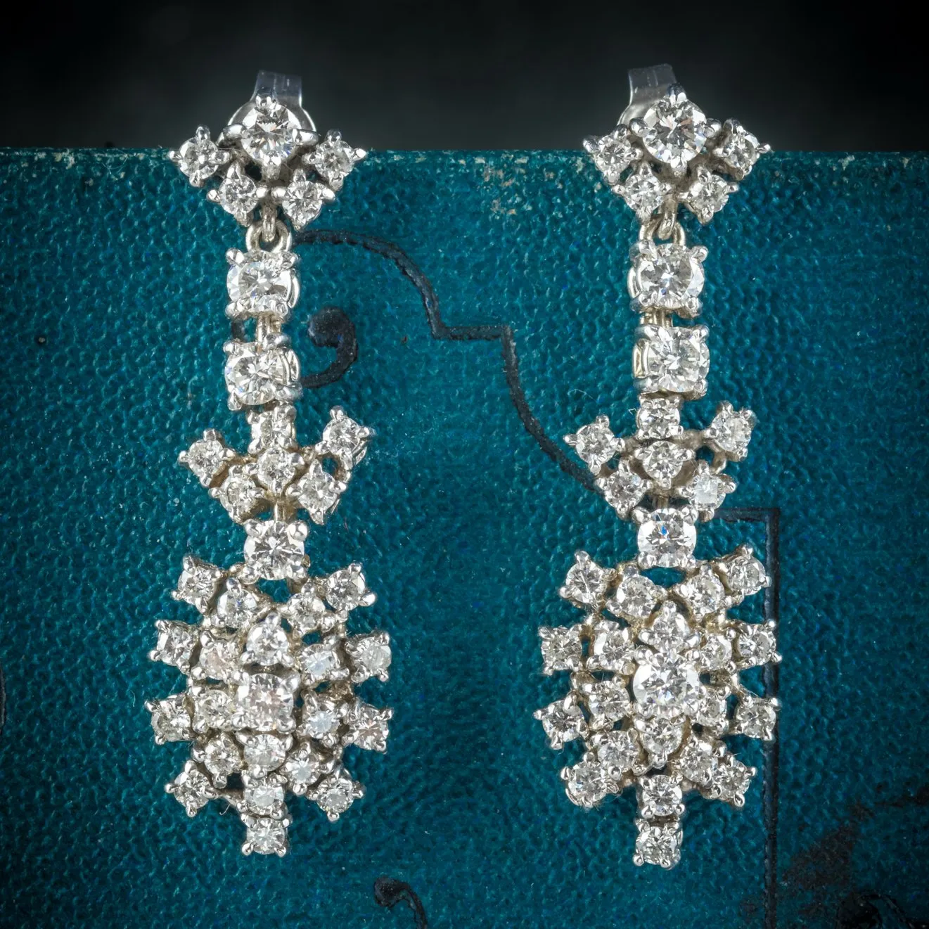 Diamond Drop Earrings 18Ct White Gold