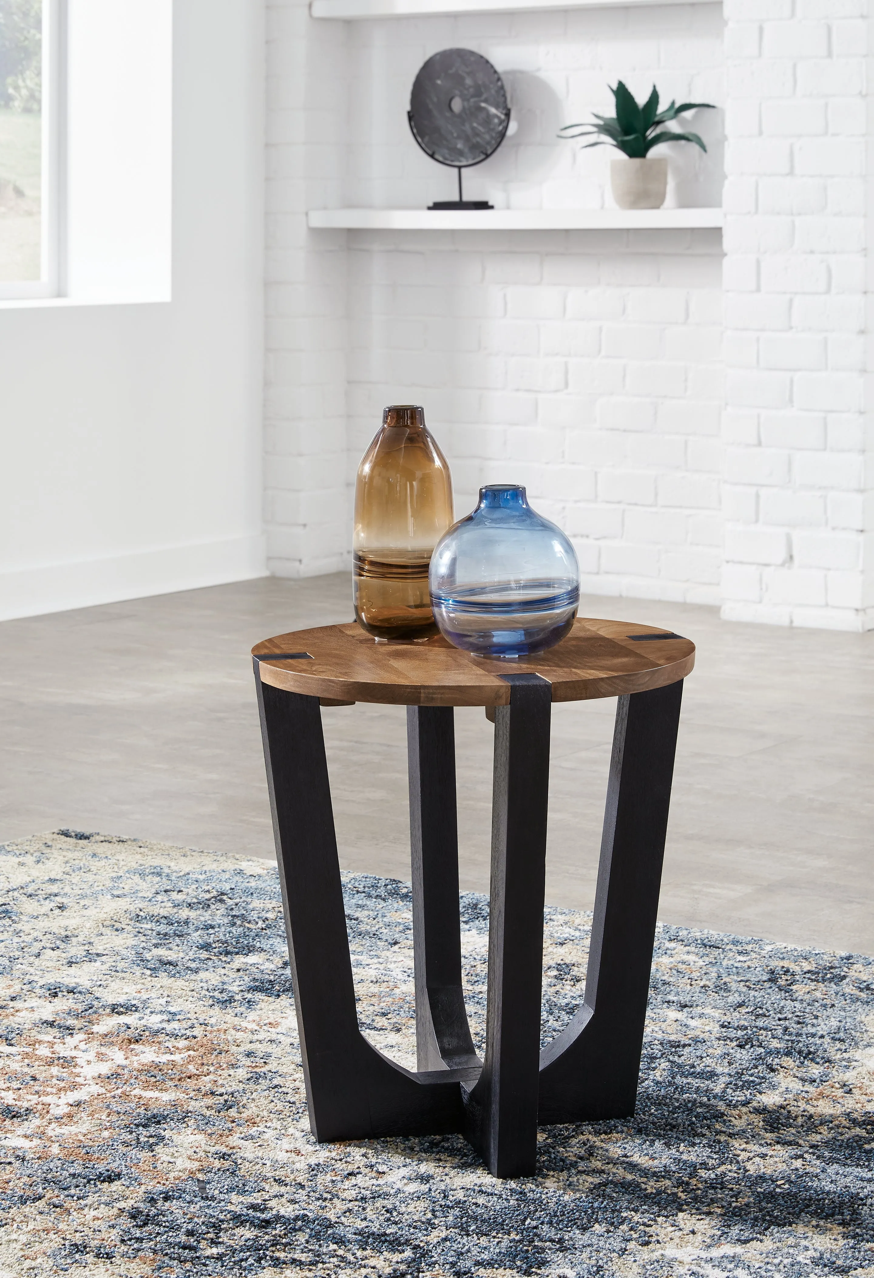 Hanneforth Coffee Table with 1 End Table in Brown/Black