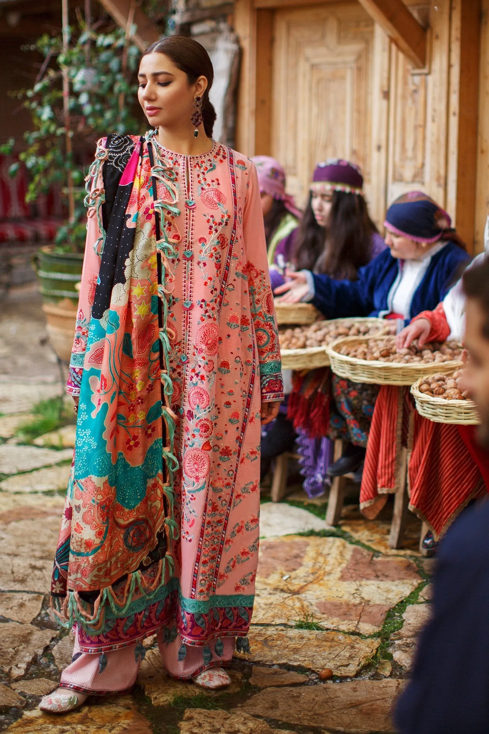 Élan Luxury Lawn Collection – EL21-08 A (ASHK)