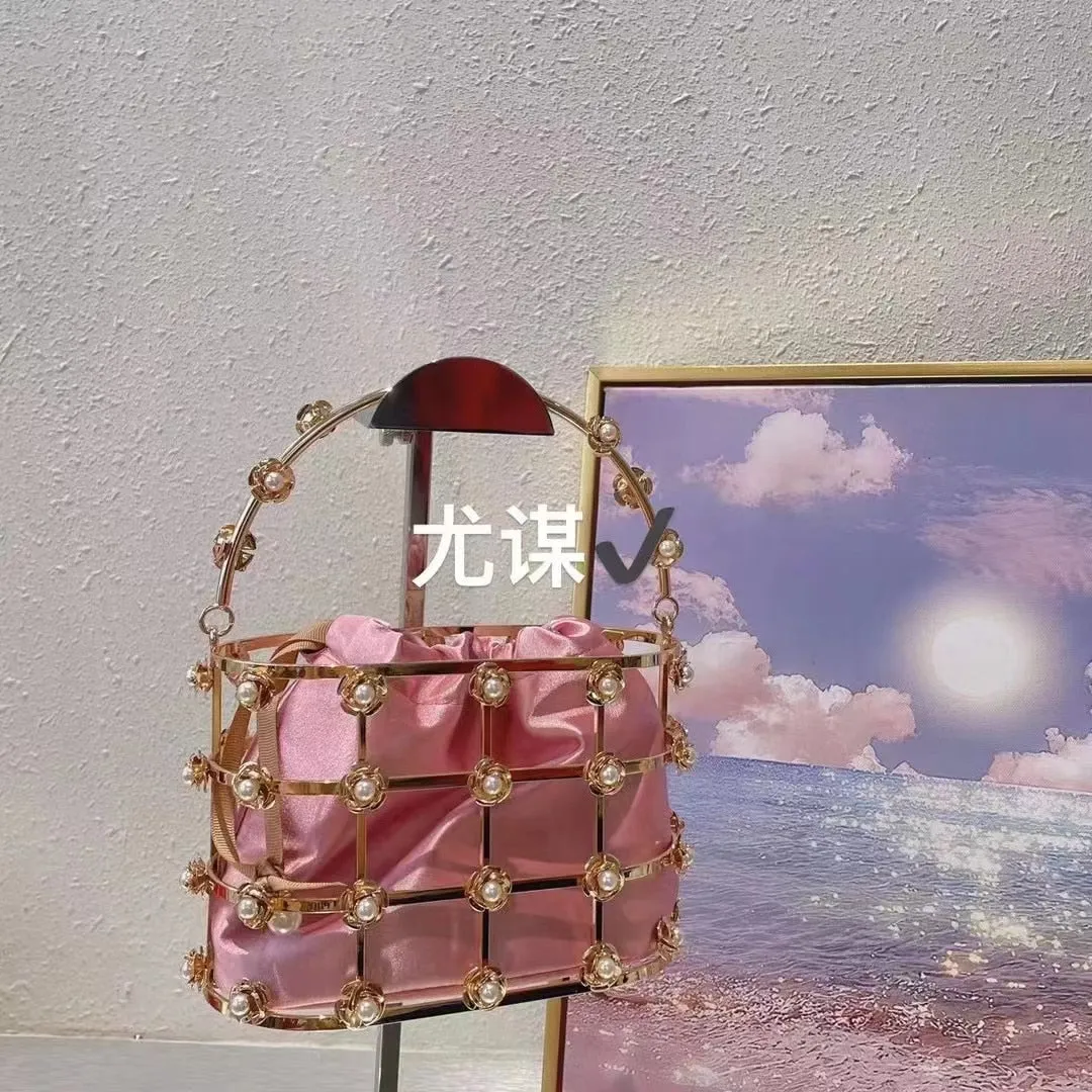 Luxury Designer Hollow Out Gold Metal Cage Crystal Shiny Rhinestone Diamond Evening Bag Wedding Party Clutch Purse Messenger Bag