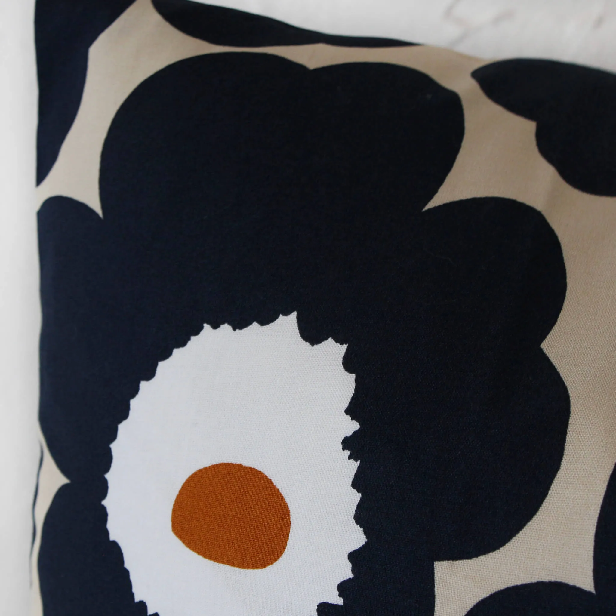 MARIMEKKO  |  PIENI UNIKKO CUSHION  |  50X50  |  BROWN   WHITE   BEIGE   NAVY