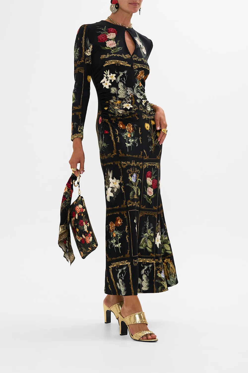 RING SCARF CLUTCH MAGIC IN THE MANUSCRIPTS