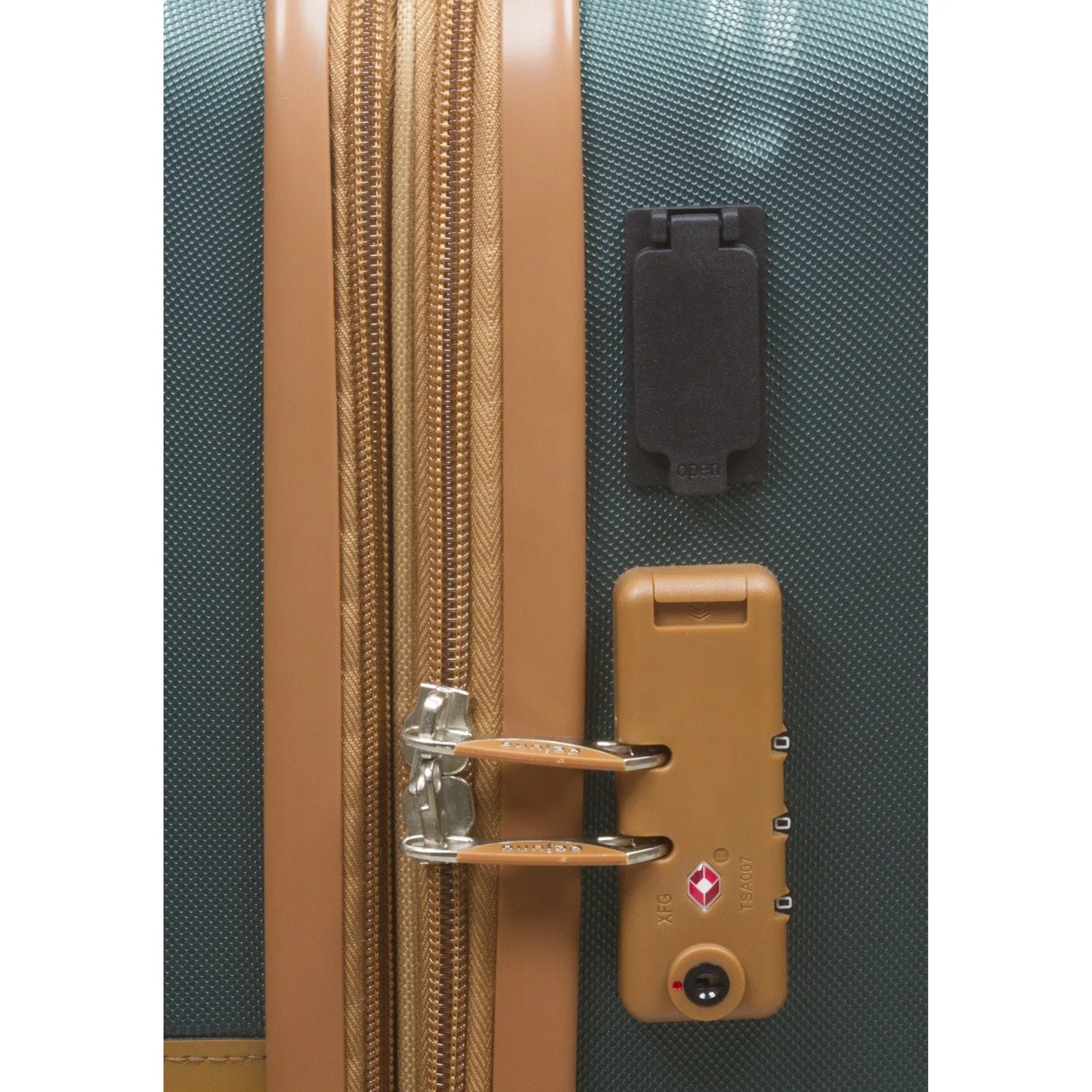 World Traveler Garland Hardside 3-Piece Luggage Set With USB Port